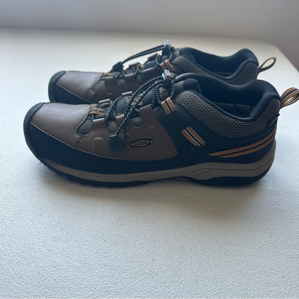 Keen woman’s  Waterproof Leather Hiking Elastic Lace-up Shoes Brown